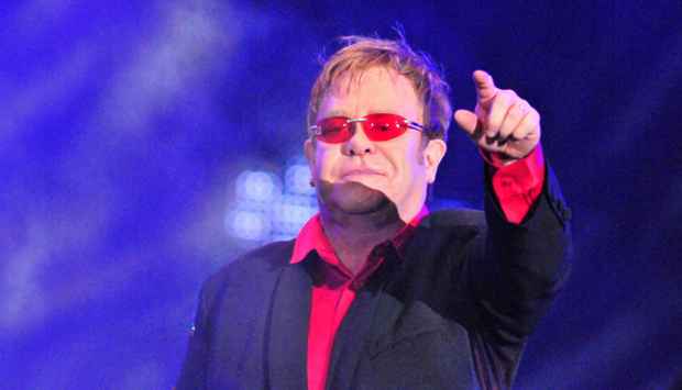 O cantor brit&acirc;nico Elton John vai se apresentar no Recife no dia 10 de mar&ccedil;o. Foto: Marcus Vini/ Imagenet