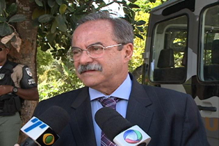 Pedro Eurico, concede entrevista coletiva nesta tarde sobre a morte de um jovem na Funase. Foto: TV Clube/Reprodução