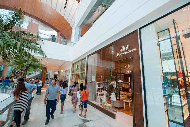 Semana Santa: veja o que abre e o que fecha no com&eacute;rcio  e shoppings do Grande Recife 