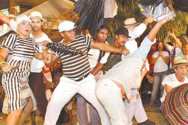 Às vésperas do carnaval, um das principais escolas gratuitas de frevo do Recife celebra dez anos com sede própria. Saiba onde aprender a frevar. Foto: Roseane Souza/Divulgação/