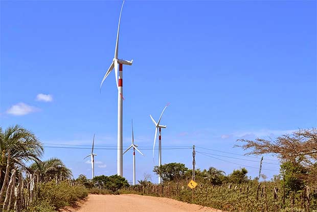 Complexo de gera&ccedil;&atilde;o de energia e&oacute;lica instalado na cidade de Tacaratu, Sert&atilde;o de Pernambuco, vai funcionar com 34 turbinas. Foto: Whitney Gomes/Portal Jatob&aacute;/Divulga&ccedil;&atilde;o/