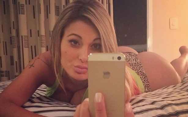 Andressa quer servir de exemplo para outras mulheres: ''sinto vergonha dos buracos nas minhas pernas, das cicatrizes. Mas elas também são um troféu de como eu sobrevivi a isso''. Crédito: Instagram/Reprodução/