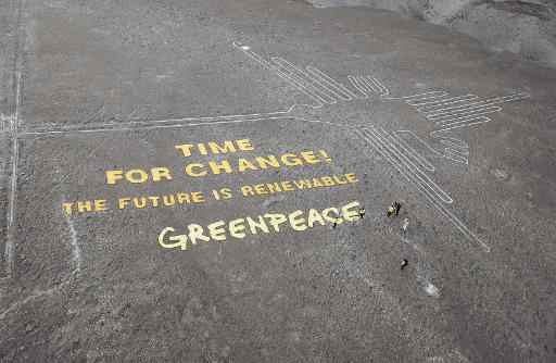 Intervenção feita pelo grupo ambientalista Greenpeace no sítio arqueológico das Linhas de Nazca, Peru. Foto: Greenpeace/AFP/Arquivos Thomas Reinecke (TV NEWS)/