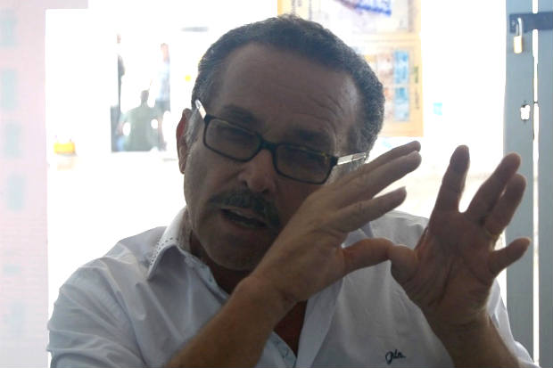 O comerciante Elias Siqueira nunca havia gravado antes. Crédito: Vinicius de Brito/Esp. DP/D.A Press