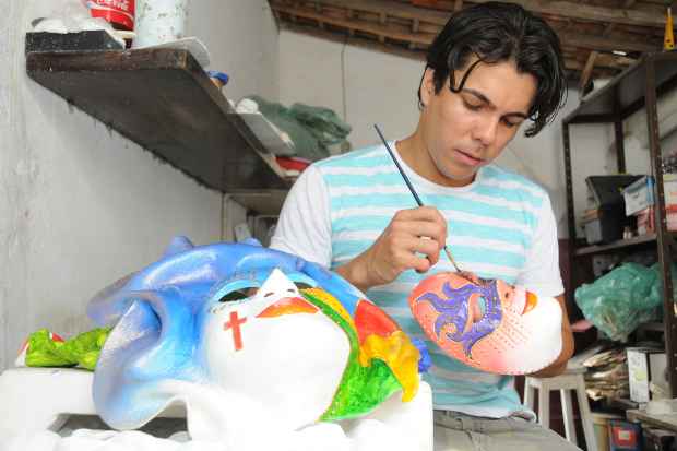 Murilo chega a produzir 2.000 peças por ano. Foto: Julio Pontes/Prefeitura de Bezerros