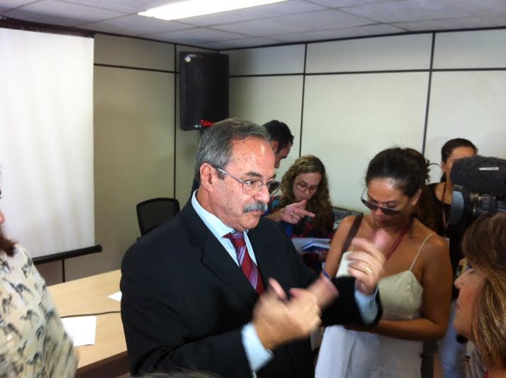 Secretário de Justiça e Direitos Humanos, Pedro Eurico, anunciou a contratação imediata de 132 agentes penitenciários. Foto: Thaís Arruda/Esp.DP/D.A Press