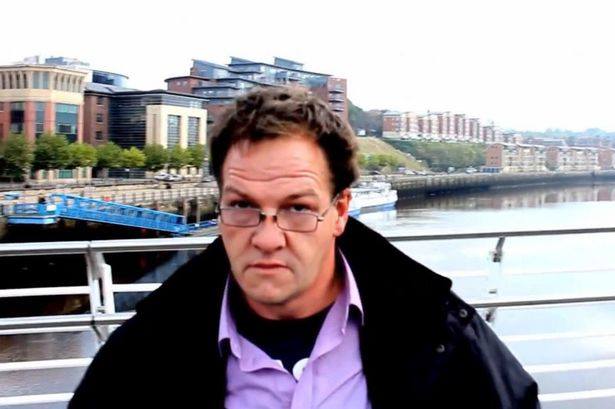 Brit&acirc;nico viajou aproximadamente 500 quil&ocirc;metros na tentativa de fazer sexo com uma crian&ccedil;a. Foto: DarkJusticeUK/Facebook/Foto: DarkJusticeUK/Facebook