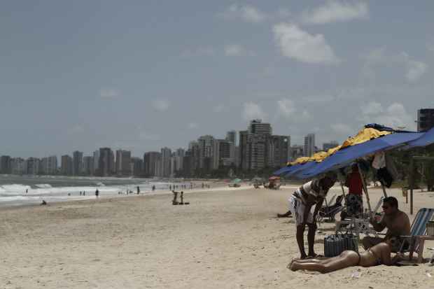 Trecho em frente ao Hospital da Aeronáutica é o mais tranquilo da orla. Foto: Blenda Souto Maior/DP/DA Press