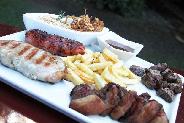 Parrillada é uma das sugestões no Café Porteño. Foto: 4Comunicação/Divulgação