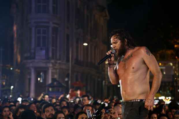 Otto homenageou Reginaldo Rossi e Wando e entoou cl&aacute;ssicos do Carnaval pernambucano