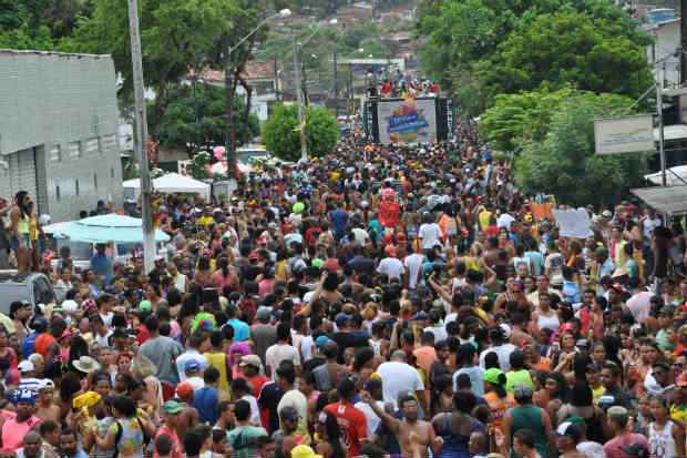 Multidão tomou as ruas da cidade para curtir a quarta-feira de cinzas no bloco Bacalhau na Vara(Prefeitura de Paulista/Divulgação) Multidão tomou as ruas da cidade para curtir a quarta-feira de cinzas no bloco Bacalhau na Vara/Prefeitura de Paulista/Divulgação