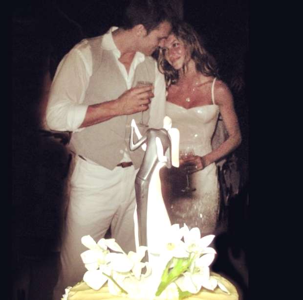 "Magical day! #tbt Dia mágico!", disse a top model na legenda da foto. Foto: Instagram/Reprodução() "Magical day! #tbt Dia mágico!", disse a top model na legenda da foto. Foto: Instagram/Reprodução/