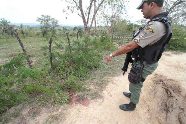 Polícia continua as buscas para prender outros envolvidos na chacina que matou quatro pessoas em Poção/Annaclarice Almeida/DP/D.A.Press