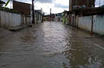 Ruas do Ibura ainda estão alagadas após a chuva da madrugada. Foto: Whatsapp Diario() Ruas do Ibura ainda estão alagadas após a chuva da madrugada. Foto: Whatsapp Diario/