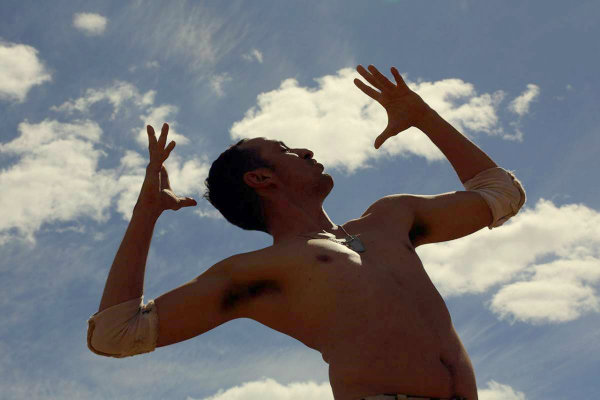 Interpretado por Irandhir Santos, Joãozinho representa a arte que está em todos nós.(Foto: Aurora Cinema/ Divulgação) Interpretado por Irandhir Santos, Joãozinho representa a arte que está em todos nós./Foto: Aurora Cinema/ Divulgação