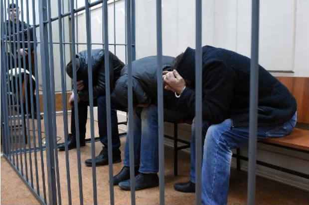 Polícia russa anunciou que mantém sob sua custódia cinco suspeitos por possível envolvimento no assassinato do opositor Boris Nemtsov, ocorrido perto do Kremlin. Foto: AFP DMITRY SEREBRYAKOV() Polícia russa anunciou que mantém sob sua custódia cinco suspeitos por possível envolvimento no assassinato do opositor Boris Nemtsov, ocorrido perto do Kremlin. Foto: AFP DMITRY SEREBRYAKOV/
