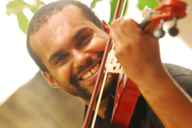 Jess&eacute; de Paula tinha 30 anos e tocava violino. Foto: Maria Eduarda Bione/Esp.DP/D.A Press./Maria Eduarda Bione/Esp.DP/D.A Press