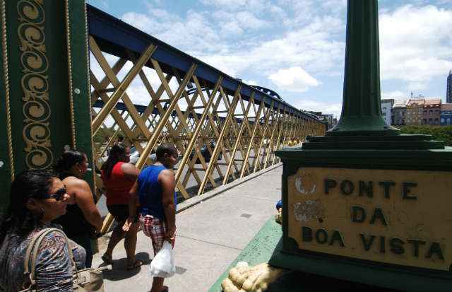 A Ponte da Boa Vista é um dos colírios do Recife. Foto: Heitor Cunha/DP/D.A.Press