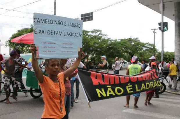 Protesto dos Ambulantes na Conde da Boa Vista. Foto: Bruna Monteiro DP/D.A Press.() Protesto dos Ambulantes na Conde da Boa Vista. Foto: Bruna Monteiro DP/D.A Press./