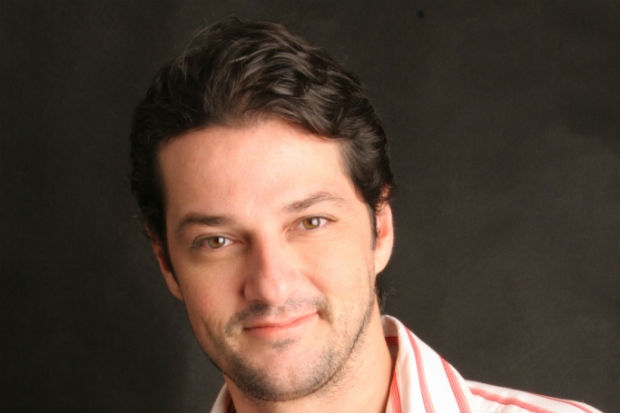 Marcelo Serrado aborda crescente uso das redes sociais. Crédito: Divulgação/