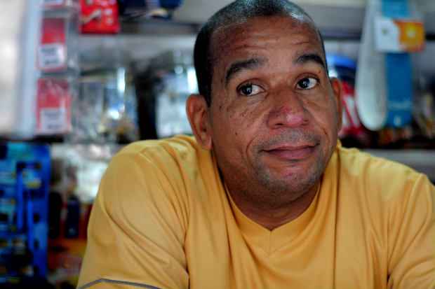 Rilson Rocha, 47 anos, administra uma banca de revistas da família na Avenida Rio Branco. "Existem alamedas em outras cidades. Não entendo o porquê de ser tão complicado trazer para a nossa."