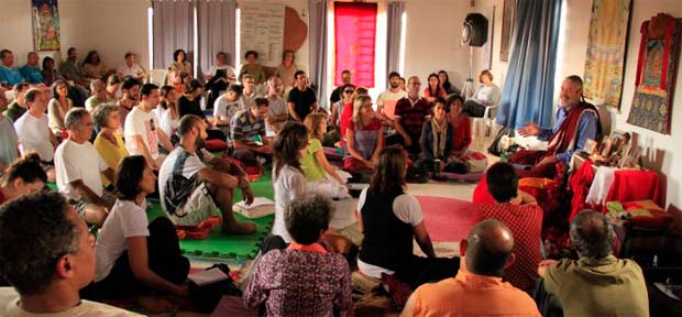Com palestras cada vez mais concorridas, o Lama Padma Samten ensina: A flutuação da mente altera nossa disposição e nossa energia, que é modificada pelo que está ao nosso redor. Foto: CEBB/Divulgação/