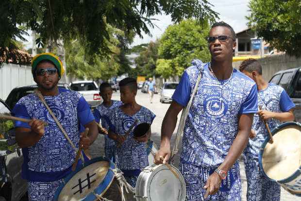 Moradores da Bomba do Hemetério participam do Bombando Cidadania, programa desenvolvido pelo Instituto Walmart. Foto: Rodrigo Silva/Esp. DP/DA Press