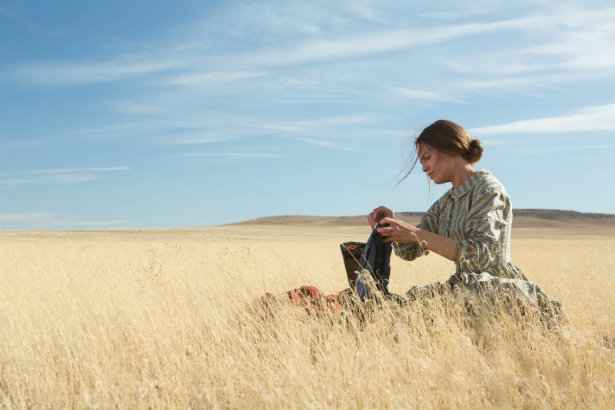 Personagem feminina enfrenta jornada pelo Velho Oeste. Foto: Califórnia Filmes/ Divulgação() Personagem feminina enfrenta jornada pelo Velho Oeste. Foto: Califórnia Filmes/ Divulgação/