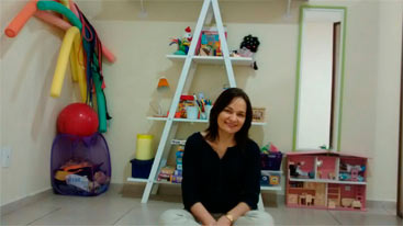 Para a psicóloga Karla Nascimento, a simples reação dos pais achando graça na música, para a criança significa uma aprovação:  "Quando a pessoa se torna pai precisa ajustar o comportamento para servir de exemplo". Foto: Acervo pessoal  