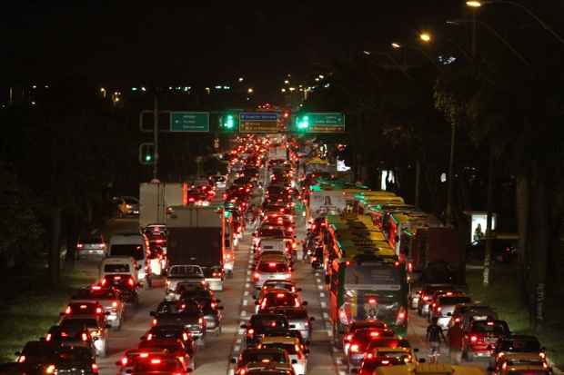 Estudo mostra que a Região Metropolitana do Recife é a quinta em número de habitantes que se deslocam. Foto: Paulo Paiva/DP/D.A Press() Estudo mostra que a Região Metropolitana do Recife é a quinta em número de habitantes que se deslocam. Foto: Paulo Paiva/DP/D.A Press/