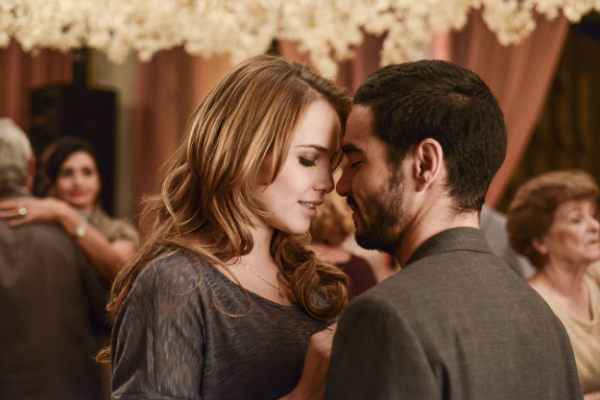 Atriz contracena romance com Caio Blat em <em>Ponte aérea</em> - Foto: Paris Filmes/Divulgação(Foto: Paris Filmes/Divulgação) Atriz contracena romance com Caio Blat em <em>Ponte aérea</em> - Foto: Paris Filmes/Divulgação/Foto: Paris Filmes/Divulgação