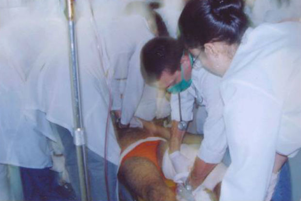 em 2006, o surfista Humberto Pessoa Batista, de 27 anos, foi mordido e acabou morrendo na mesma praia. Foto: Helder Tavares/DP/DP/DA Press