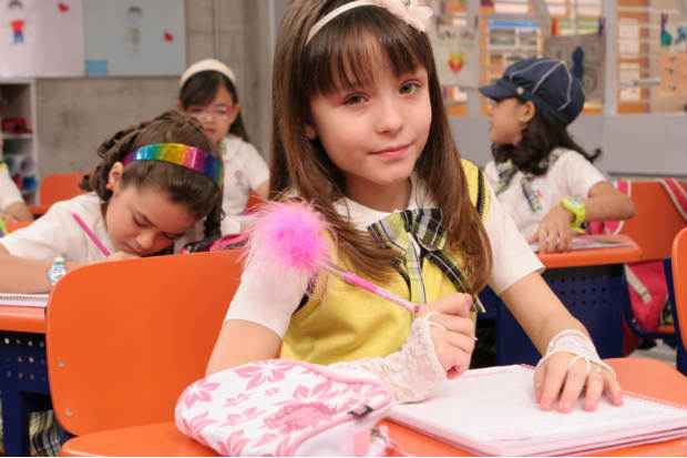 Larissa Manoela, que fez Maria Joaquina, está confirmada no elenco do novo projeto. Foto: SBT/Divulgação() Larissa Manoela, que fez Maria Joaquina, está confirmada no elenco do novo projeto. Foto: SBT/Divulgação/