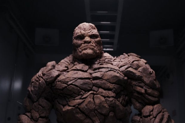 Jamie Bell como o Coisa em "Quarteto Fant&aacute;stico". Cr&eacute;dito: Entertainment Weekly/Reprodu&ccedil;&atilde;o/