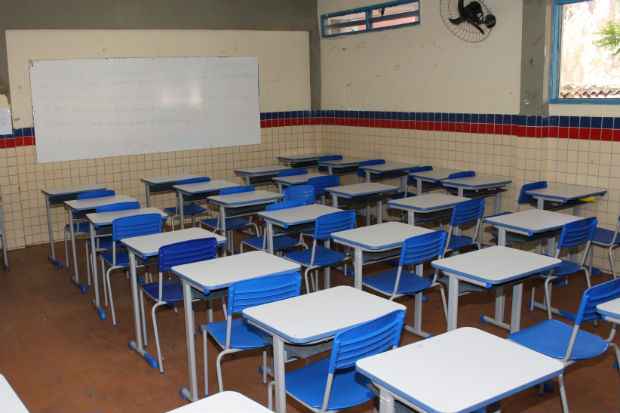 Escolas ficaram vazias nesta segunda-feira (13). Cerca de 650 mil alunos estudam na rede. Foto: Brenda Alc&acirc;ntara/Esp.DP/D.A.Press/Brenda Alc&acirc;ntara/Esp.DP/D.A.Press