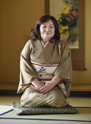 Yusue Tomita, 61 anos, atriz da "gerontopornografia", ou pornografia da terceira idade, que explora os limites do erotismo e rompe as normas sociais em Tsurugashima, no dia 17 de março de 2015
© AFP/Arquivos TORU YAMANAKA