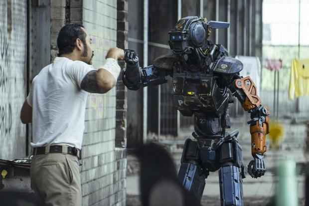 Robô amigável movimenta a trama de "Chappie". Crédito: Sony Pictures/Divulgação() Robô amigável movimenta a trama de "Chappie". Crédito: Sony Pictures/Divulgação/