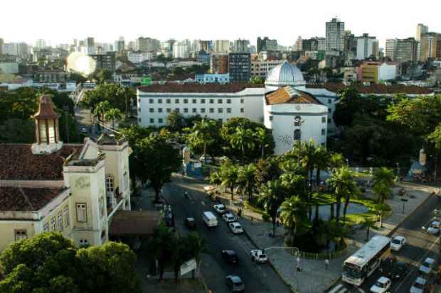 Passeios de ônibus e a pé desta semana serão dedicados ao segredos e influências maçônicas na arquitetura da cidade. Foto: Inaldo Lins/PCR/Divulgação/