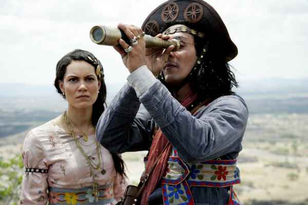 Hermila Guedes e Irandhir Santos interpretam Maria Bonita e Lampião. Foto: Antônio Melcop/Divulgação