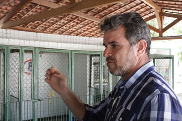Os animais são medicados, vermifugados e castrados para depois serem colocados para adoção, explicou o gerente de vigilância ambiental e controle de zoonoses Jurandir Almeida. Foto: Rodrigo Silva/Esp.DP/D.A Press