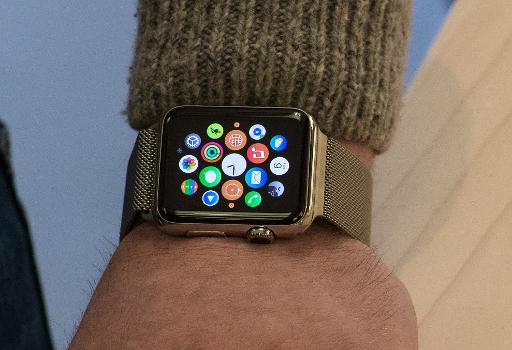 Apple Watch &eacute; visto em pulso de cliente, no dia 10 de abril de 2015, em Washington, DC. Foto: Nicholas Kamm/AFP Photo/