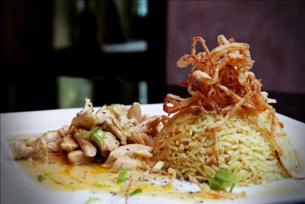 Frango ao vinho é sugestão do chef para prato principal oferecido no Chiwake, no Espinheiro. Foto: 4Comunicação/ Divulgação