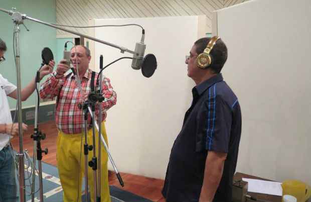 Pedro Bismark faz participação como Nerso da Capitinga na faixa %u201CMané, rala peito%u201D. Foto: Facebook/Reprodução