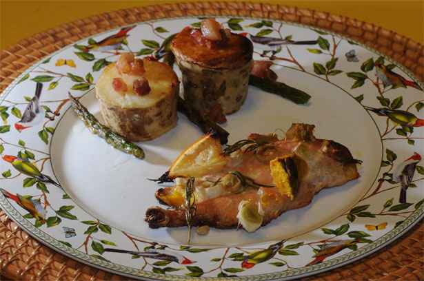 Frango assado com alho-poró e abóbora. Foto: Leandro Couri/EM/D.A Press/ Frango assado com alho-poró e abóbora. Foto: Leandro Couri/EM/D.A Press/