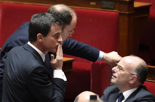 Primeiro-ministro francês, Maniel Valls, gesticula durante sessão no Parlamento. Foto: AFP ALAIN JOCARD/