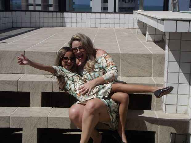 Michelle Melo e a filha Bianca. Foto: Arquivo pessoal/Divulgação