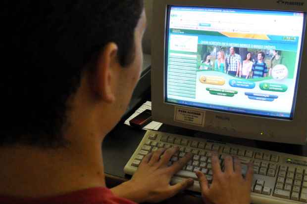 O MEC comprometeu-se a financiar integralmente as mensalidades que tiveram um reajuste de até 6,41% em relação ao valor cobrado no ano passado. Foto: Correio Braziliense/ O MEC comprometeu-se a financiar integralmente as mensalidades que tiveram um reajuste de até 6,41% em relação ao valor cobrado no ano passado. Foto: Correio Braziliense/