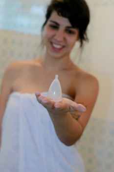 A estudante Ana Beatriz usa e recomenda
