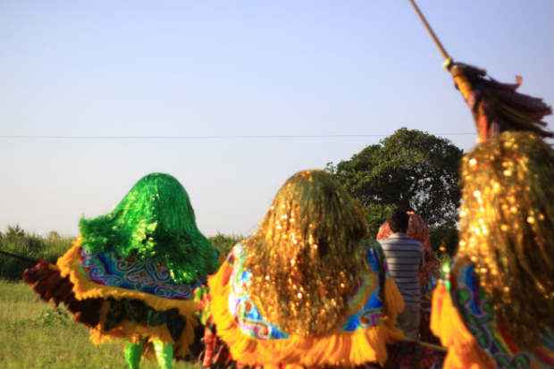 Bem imaterial pernambucano, o maracatu de baque solto est&aacute; entre os destaques da exposi&ccedil;&atilde;o "Patrim&ocirc;nio imaterial brasileiro: celebra&ccedil;&atilde;o viva da cultura dos povos" . Foto: Of&aacute;/Divulga&ccedil;&atilde;o/