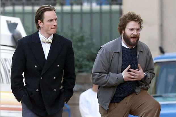 Michael Fassbender e Seth Rogen no set de "Steve Jobs". Cr&eacute;dito: Divulga&ccedil;&atilde;o/